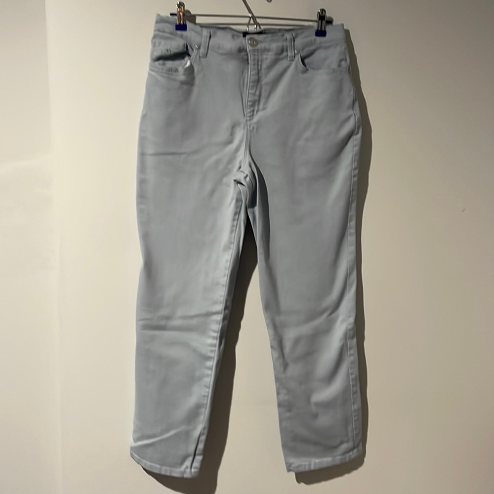Gloria Vanderbilt light blue Amanda jeans Size 10
